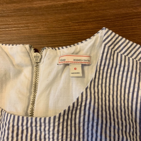 Gap Seersucker Dress with Pockets - Picture 3 of 5